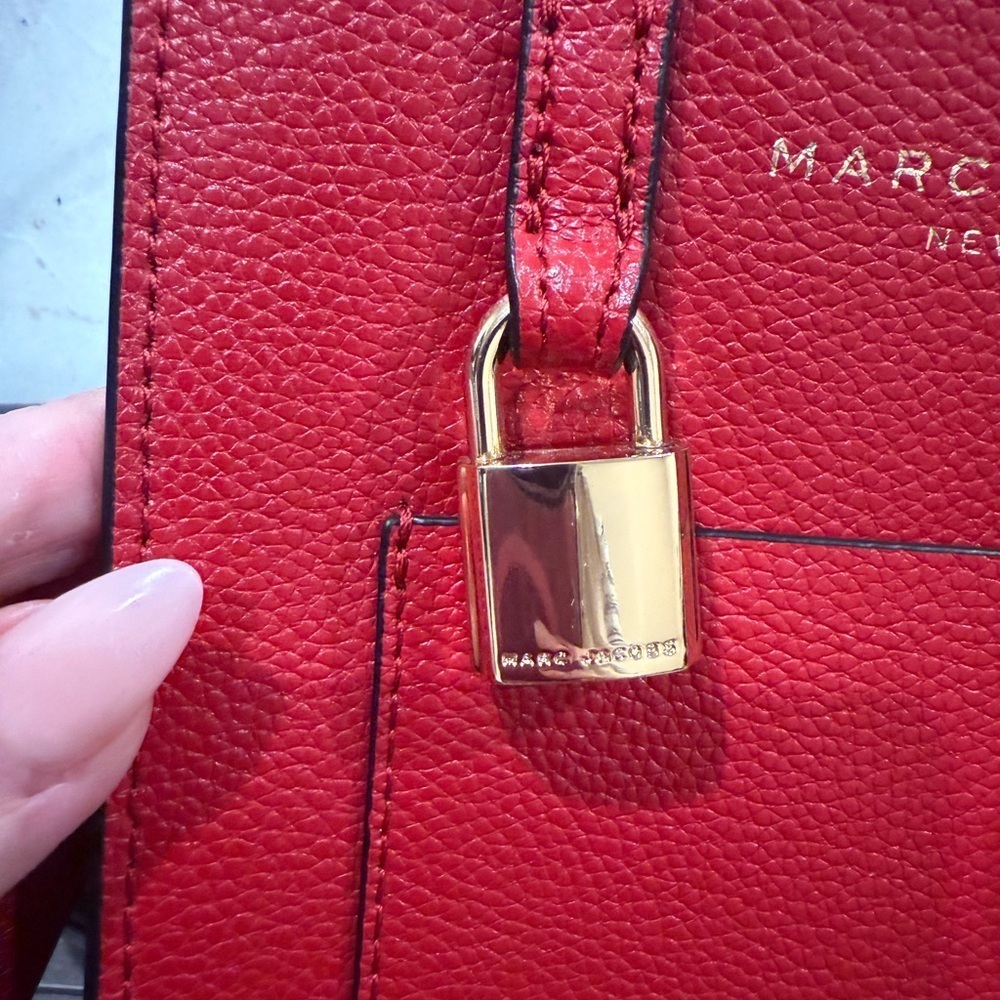 NEW! Marc Jacobs Savvy Red Leather Micro Tote Bag Crossbody Satchel - Picture 8 of 9